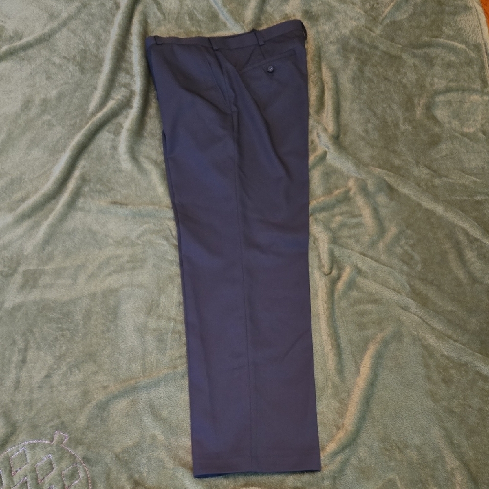IZOD MENS PANTS IN GREY